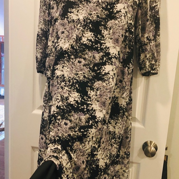 Maxi Dresses - Picture 3 of 8